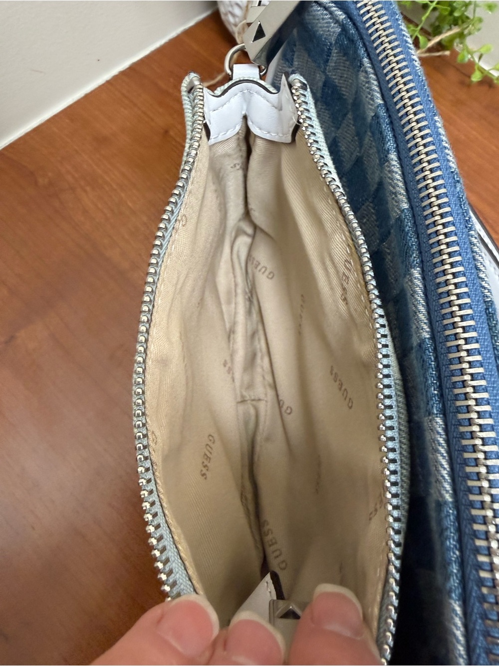 GUESS Blue & White Denim Crossbody Bag Set EUC for - Picture 4 of 6